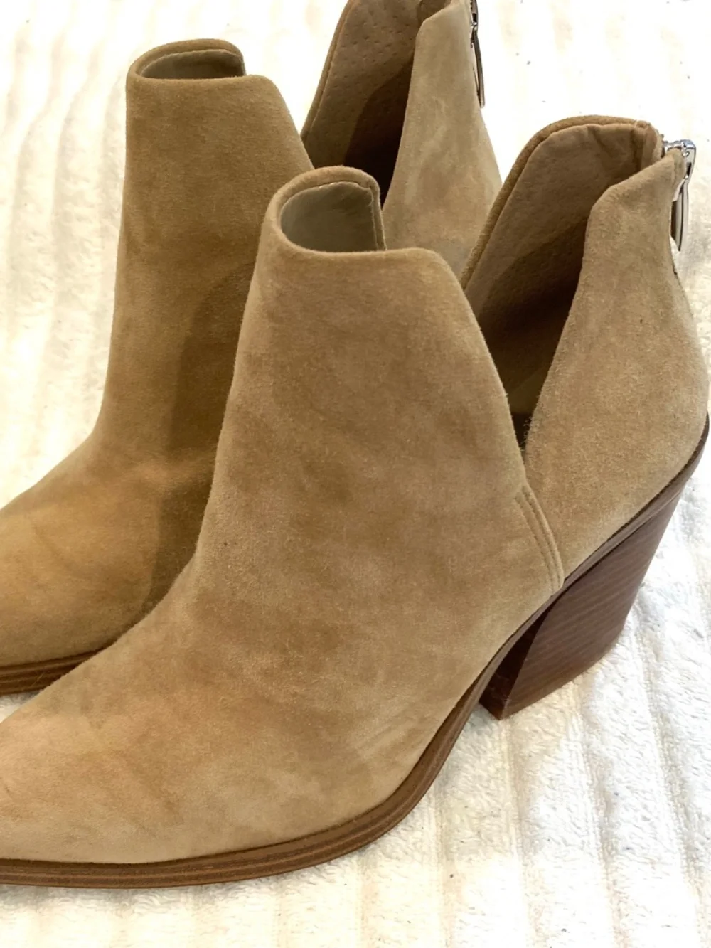 Vince Camuto, genuine leather booties size 8